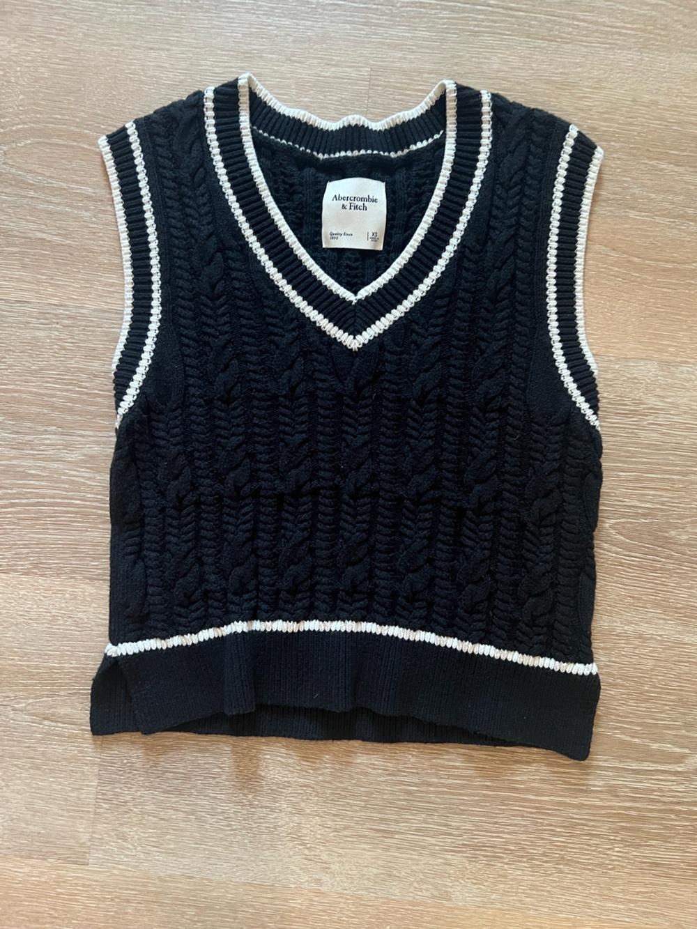 Abercrombie Cable-Knit V-Neck Sweater Vest